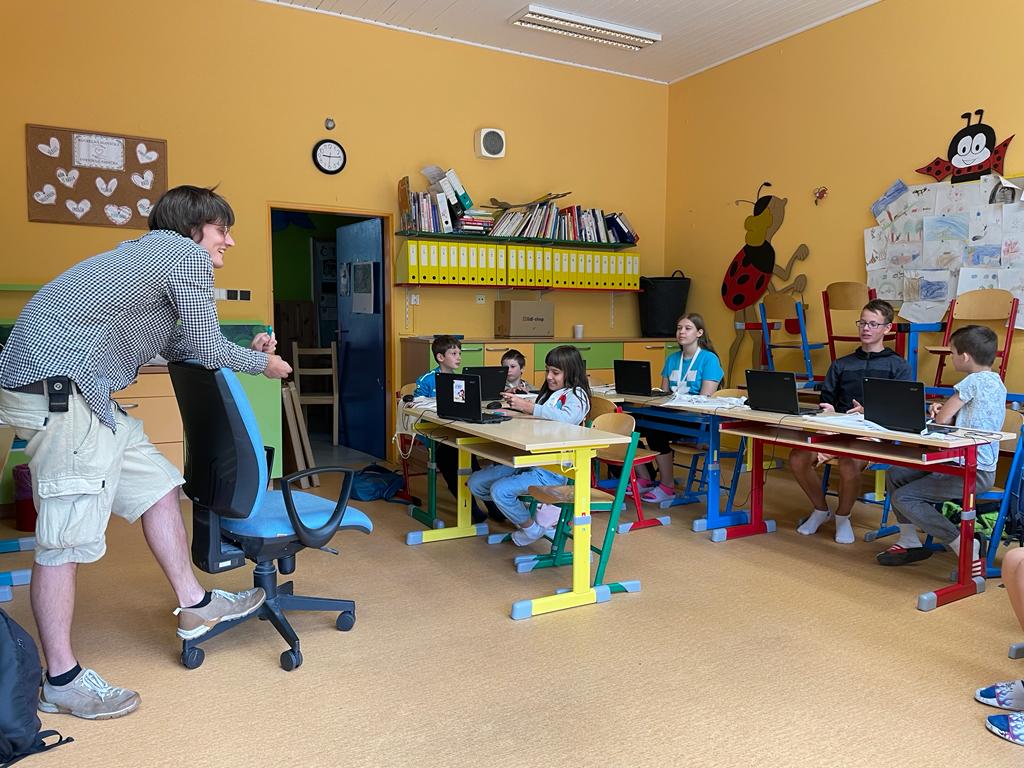 Děti hrající paměťové hry